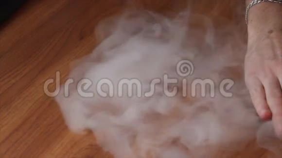 蒸汽电子汽化器的龙卷风视频的预览图