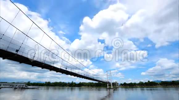 他信大桥及河道景观视频的预览图