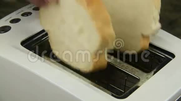 烤面包视频的预览图