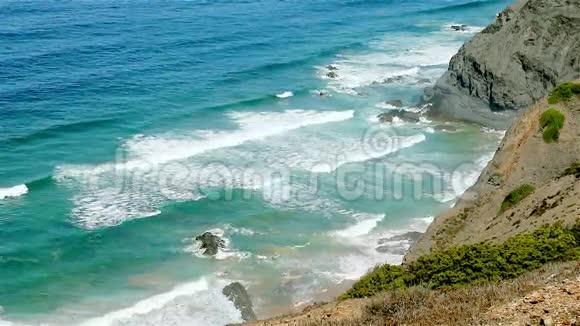 大西洋沿岸多岩的葡萄牙视频的预览图