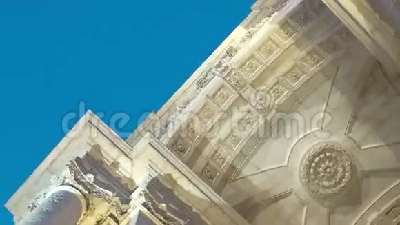 傍晚美丽的奥古斯塔街拱门被称为阿尔科达鲁阿奥古斯塔视频的预览图