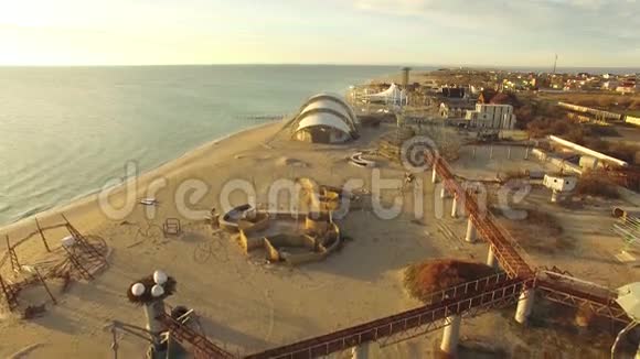 空气视图现代节日海滩的大片区域视频的预览图