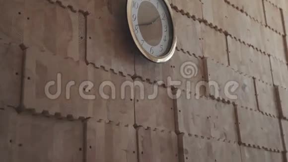 墙壁的特写软垫木制元素视频的预览图