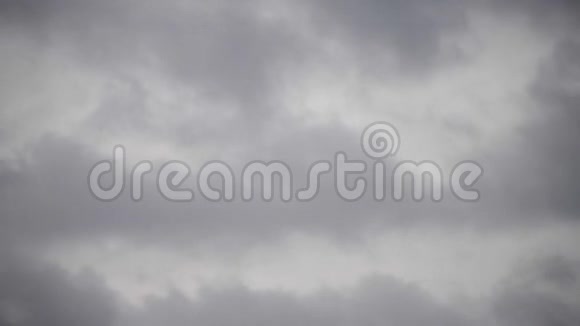 灰云移动快的天空视频的预览图