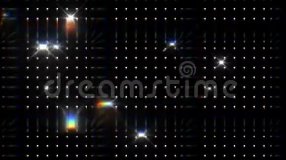 美丽的视频发光发光调节光点的运动全彩色的黑色背景视频的预览图