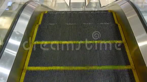商场电梯运行现代城市环境视频的预览图