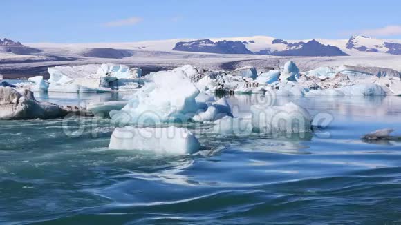 冰岛的Jokulsarlon冰湖景色令人惊叹视频的预览图