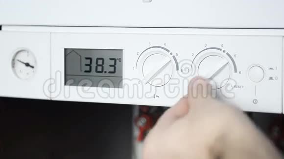 屋采暖锅炉控制面板视频的预览图