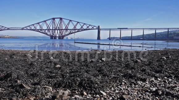 苏格兰福斯桥的周围视频的预览图