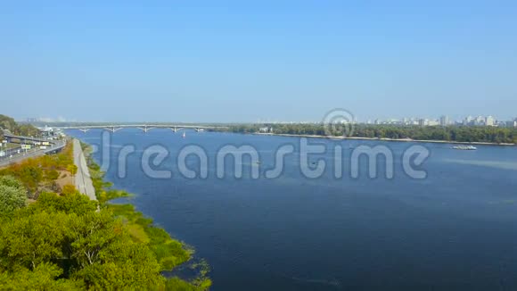 基辅乌克兰俯瞰第聂伯河在基辅视频的预览图