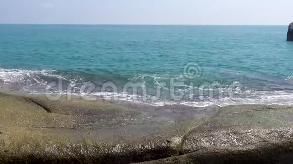 洛基海岸的海洋苏梅岛视频的预览图