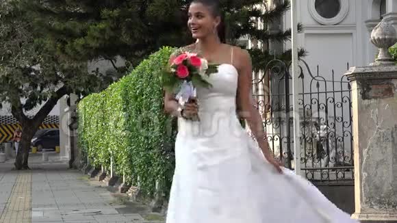 新娘十字街视频的预览图