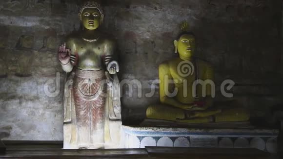 达姆布拉斯里兰卡2014年2月坐佛和立佛在丹布拉金寺水坝的金庙视频的预览图