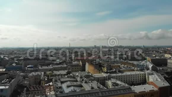旧欧洲城市鸟瞰图视频的预览图