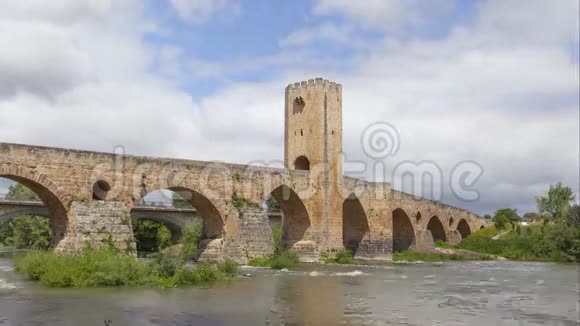 西班牙弗里亚斯中世纪石桥延时录像视频的预览图