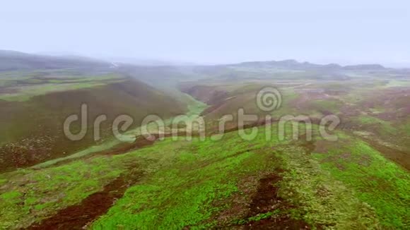 苏格兰高地的典型景观空中无人机镜头视频的预览图