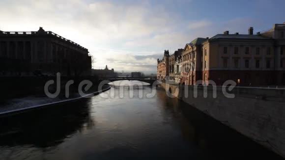 甘拉斯坦瑞典斯德哥尔摩的老城区冬天视频的预览图