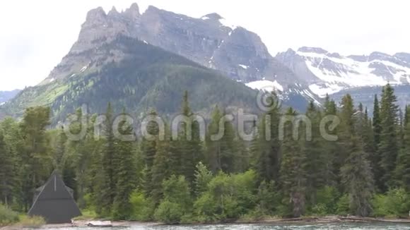 美国加拿大边境沃特顿和冰川国家公园视频的预览图
