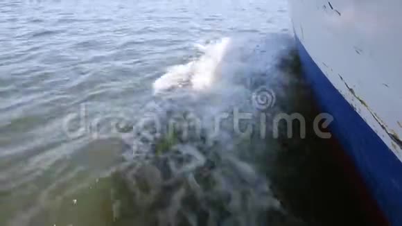 船沿斯卡达尔湖航行视频的预览图