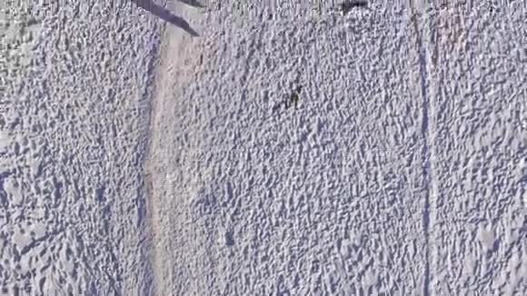 法国山脉深处空中4K视频的预览图