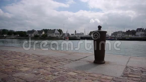 法国特鲁维尔港视频的预览图