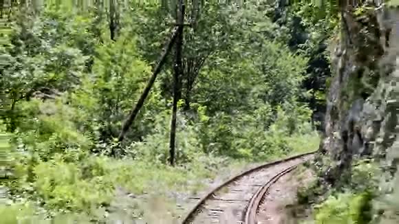 古老的山地火车隧道视频的预览图