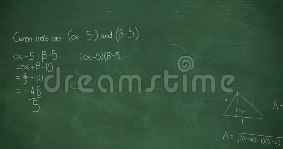 用粉笔书写的数学方程式由绿色黑板背景4k视频的预览图