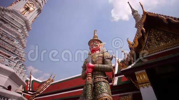 太阳光灯太阳神庙屋顶全景4k时间间隔曼谷视频的预览图