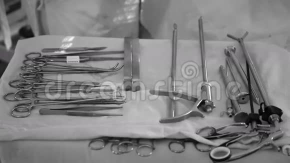 无菌白色钢制手术器械视频的预览图