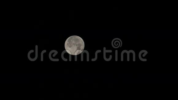 黑黑夜空中的满月视频的预览图