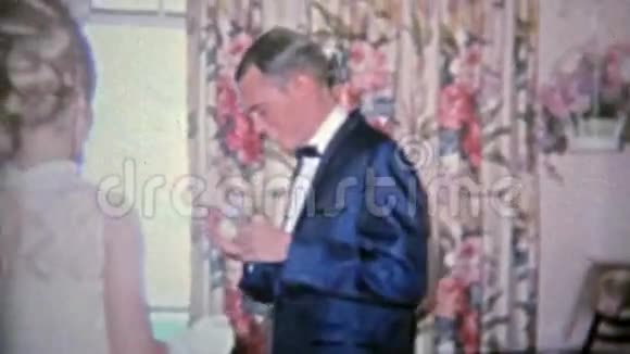 霍特福德CONN1968年紧张的男人上高中舞会视频的预览图