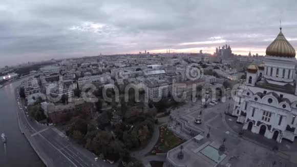 空中拍摄的伟大建筑基督大教堂救世主视频的预览图