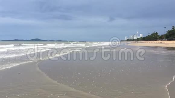 泰国芭堤雅市的宗甸海滩视频的预览图