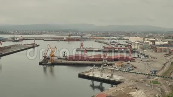 4K港工厂视图视频的预览图