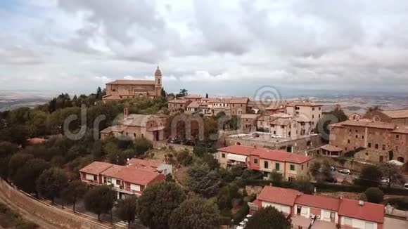 意大利蒙塔林市布鲁内洛的风景视频的预览图