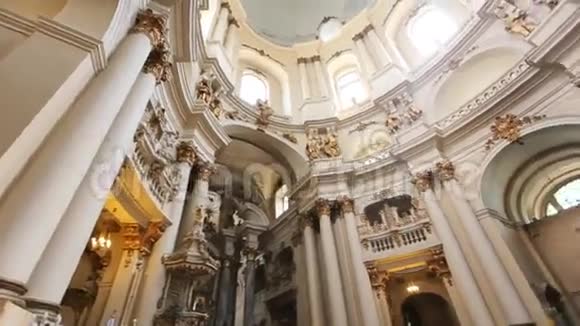 利沃夫的Dminican古寺和大教堂视频的预览图