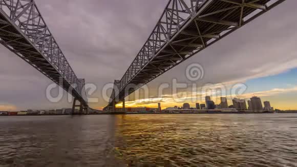 新奥尔良大桥视频的预览图