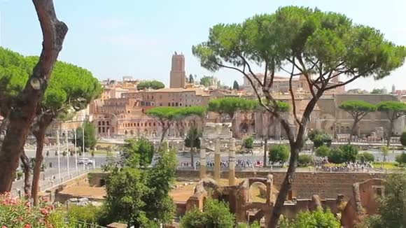 夏季阳光明媚的罗马罗马论坛的景色视频的预览图