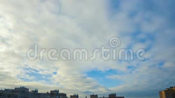 城市上空的日出视频的预览图
