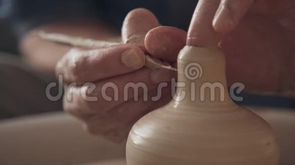 色调电影工艺工厂正宗传统陶器制作视频的预览图
