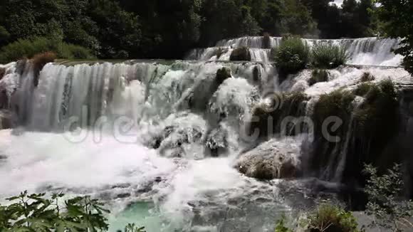 克罗地亚欧洲Krka河瀑布视频的预览图