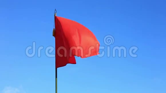 红旗在蓝天上飘扬视频的预览图