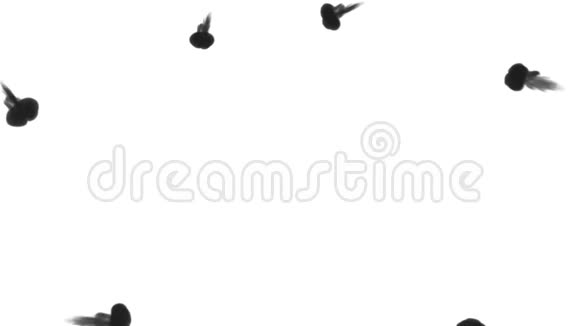 黑色墨水滴在水中溶解缓慢的运动隔离在白色背景包括卢马哑光作为使用视频的预览图