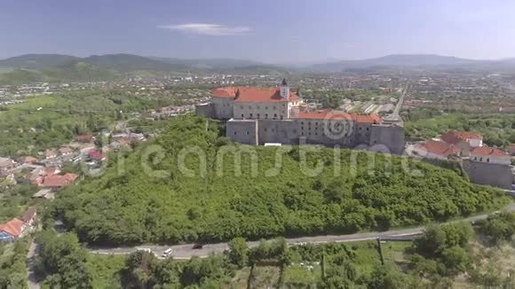 设防建筑的独特样本巴拉诺克城堡乌克兰穆卡切沃视频的预览图