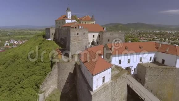 设防建筑的独特样本巴拉诺克城堡乌克兰穆卡切沃视频的预览图