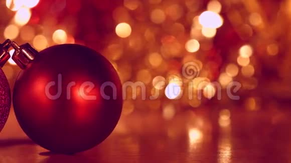圣诞节和新年装饰摘要模糊的博克假日背景圣诞树灯闪烁发光视频的预览图