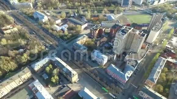 从高处俯瞰珀姆市景视频的预览图