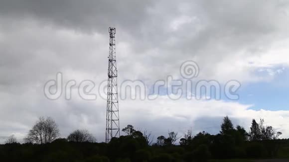 电信塔在露天视频的预览图