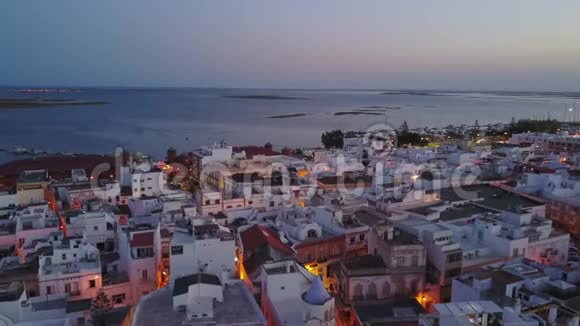 葡萄牙阿尔加维市里亚福沙旁边的葡萄牙传统小镇奥尔豪达雷索视频的预览图