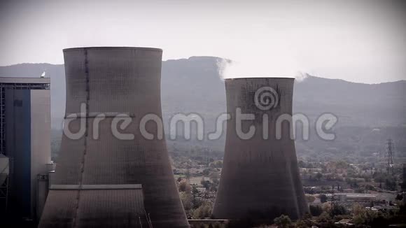 发电厂烟雾污染视频的预览图